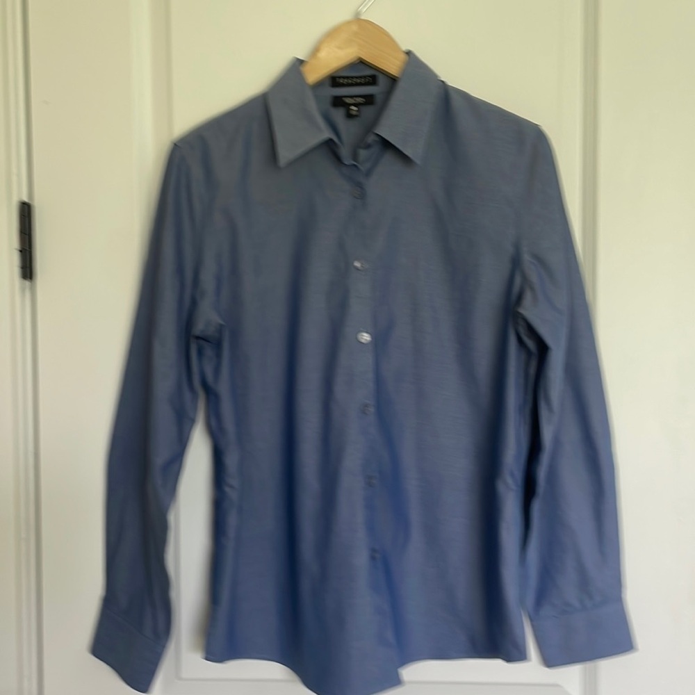 Foxcroft Women’s Long Sleeve Non-Iron Shaped Fit Blouse Blue 12